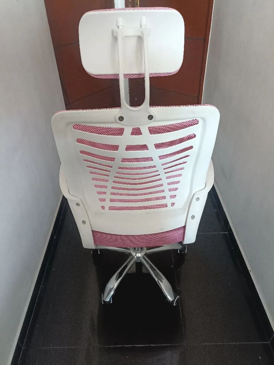 2 Cadeiras Ergonômicas Cor de Rosa - Foto 4