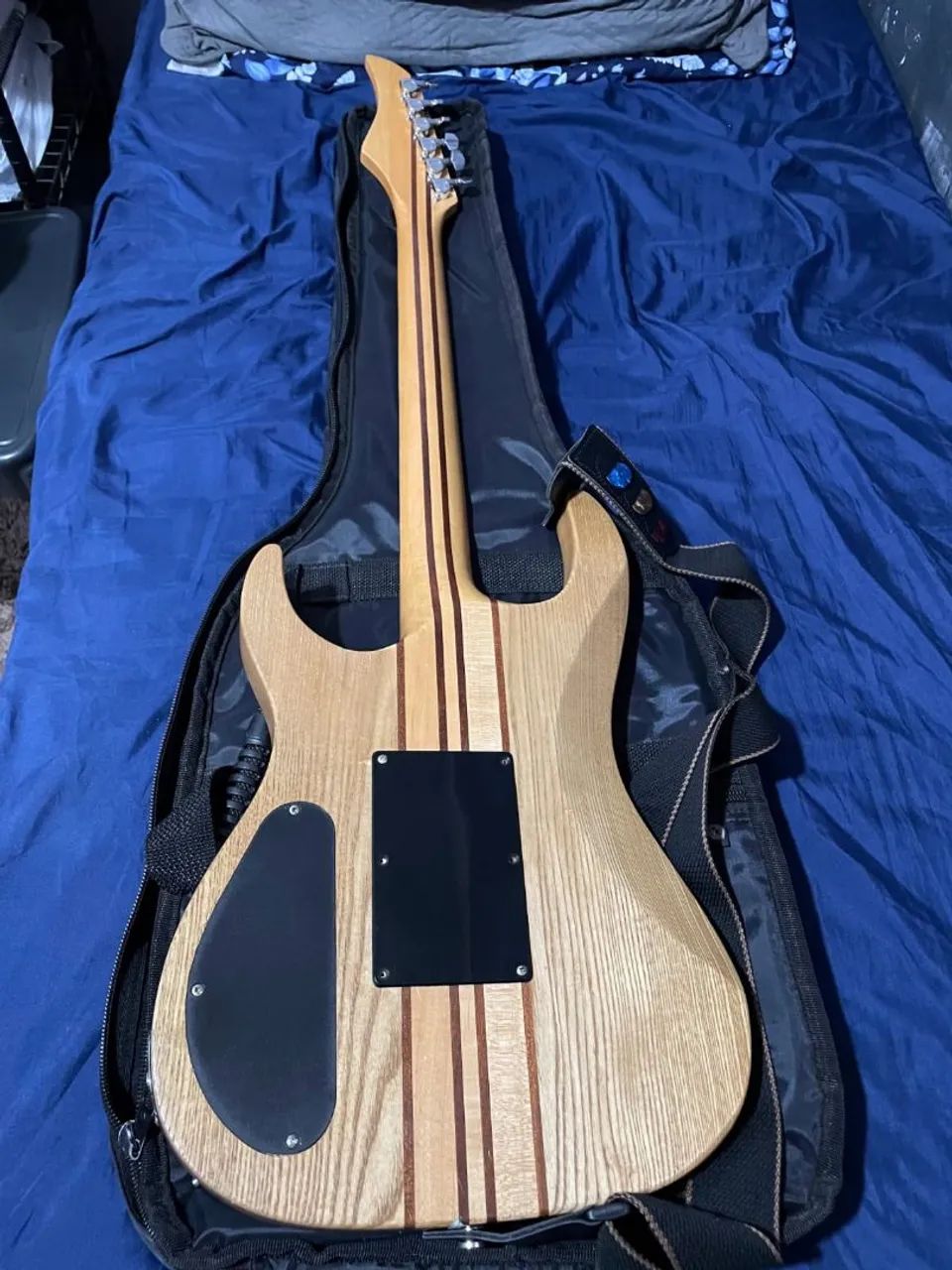 Guitarra Eagle EGT 61  - Foto 2