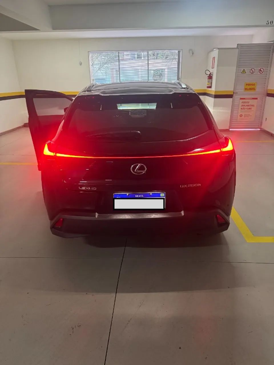 Lexus UX-250H Luxury 2.0 16V Aut.(hybrid) 2023