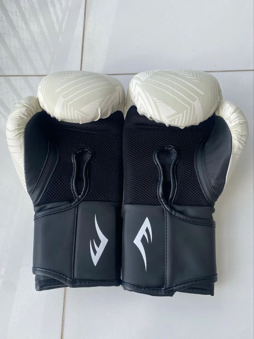 Luva Spark Everlast Boxe/ Muay Thai 12oz - Foto 2