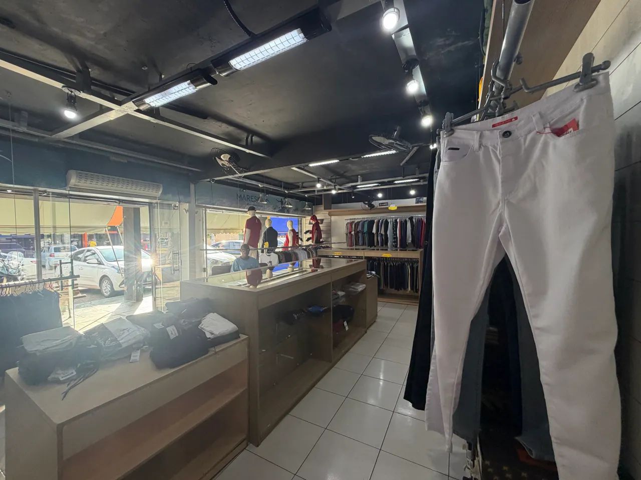 loja de roupa completa com instalações ( ótima localização ) - Foto 3