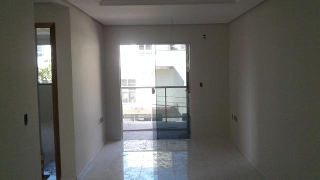 Ingleses 2dorm 1suite frente rua oa lado do mercado Sol - Foto 2