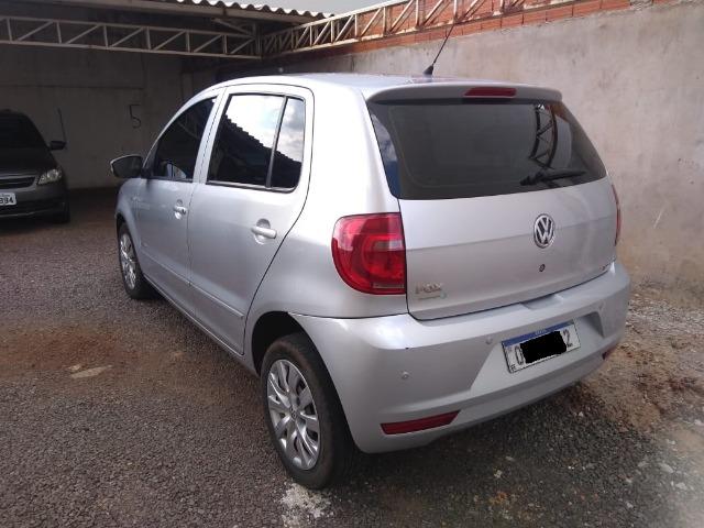 Volkswagen FOX 2011/2012 - 1.0 - Flex - 4P - Manual - Prata - Foto 6