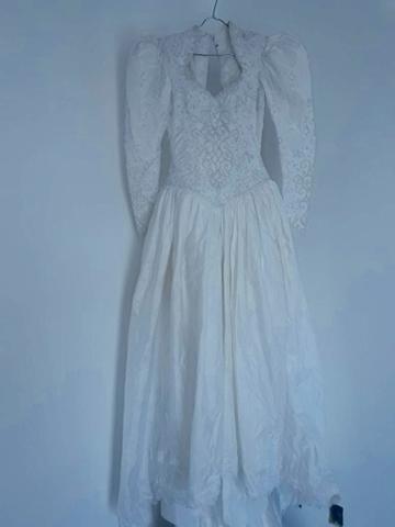 Vendo Vestido de Noiva - Grife de SP (nunca foi usado)