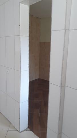 Aluga-se casa com 2 comôdos - Foto 5