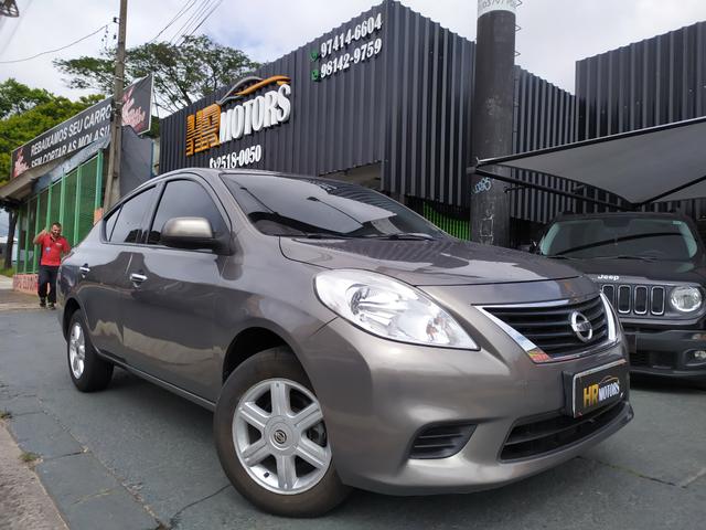 Nissan Versa 1.6 flex 2013