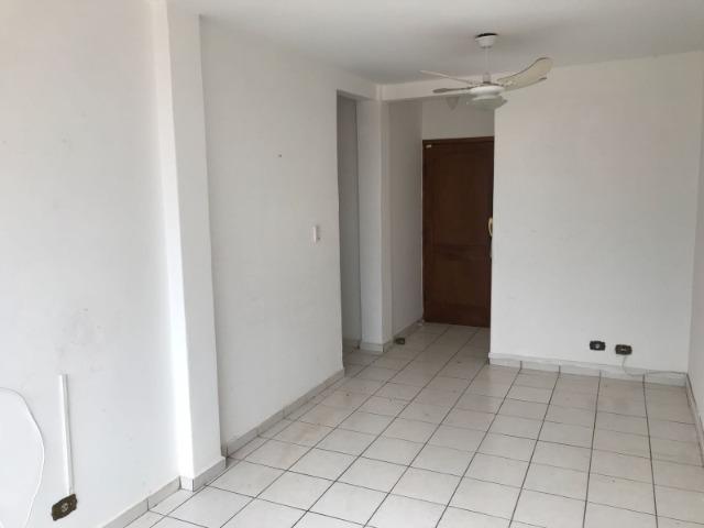 Apartamento com 3 Quartos - Prox. do Aeroporto - Foto 3