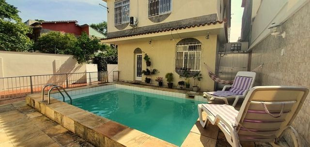 Belíssima Casa duplex com 4 qtos piscina churrasqueira anexo e 6 vagas - Foto 3