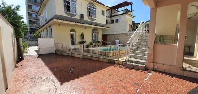 Belíssima Casa duplex com 4 qtos piscina churrasqueira anexo e 6 vagas - Foto 20