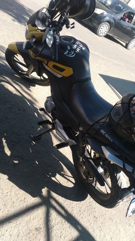 VENDO MOTO 2018 TITAN