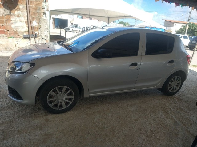 VENDO UM SANDERO JA COM GNV