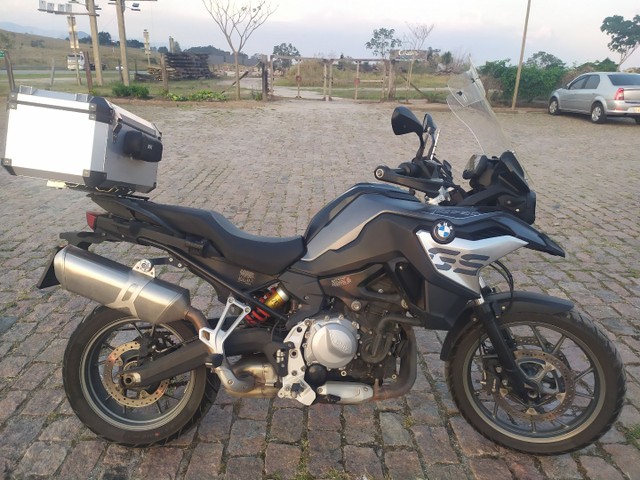 MOTO SUPER CONSERVADA 2019