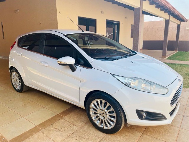 NEW FIESTA TITANIUM 1.6 16V POWERSHIFT 2014