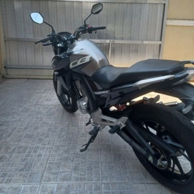 MOTO CB TWISTER