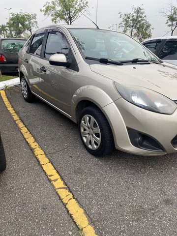 FIESTA SEDAN 2011