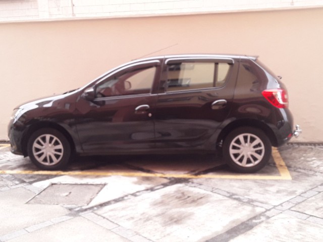 SANDERO PRETO 18/19 1.0