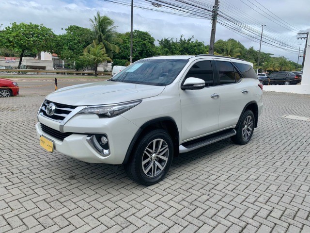 TOYOTA HILUX SW4 4X4 SRX DIESEL 2017 RENOVEL SEMINOVOS