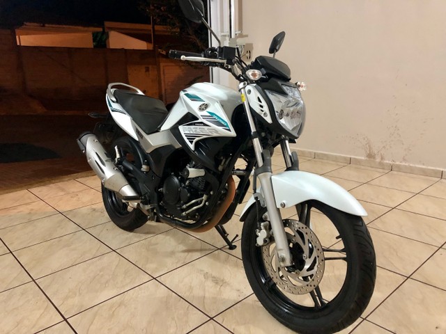 FAZER 2016 BAIXO KM