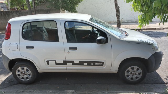 CARRO UNO VIVACE 1.0 FLEX EVO