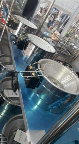 Fritadeira elétrica só óleo industrial inox de 1 ou 2 cubas ou tacho elétrico.  - Foto 5