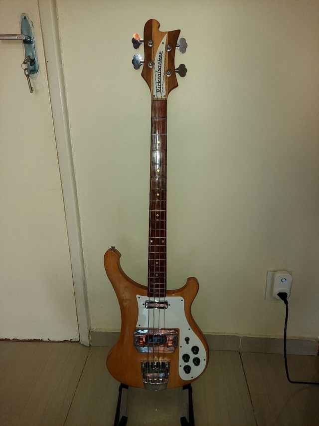 fender bass duff mckagan