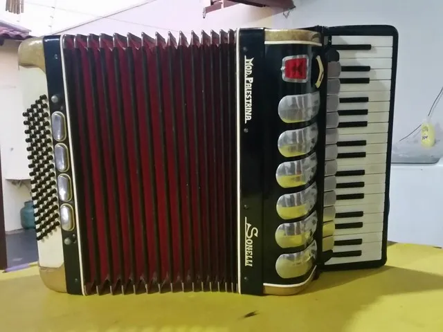 Acordeon Sonelli Palestrina 80 baixos 1961