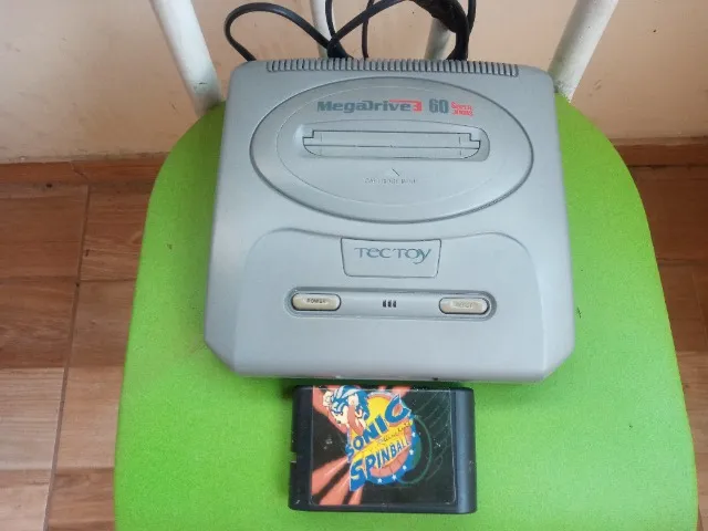 Sega Mega Drive Cassete de Jogos-Sonic com capa Lourosa • OLX Portugal