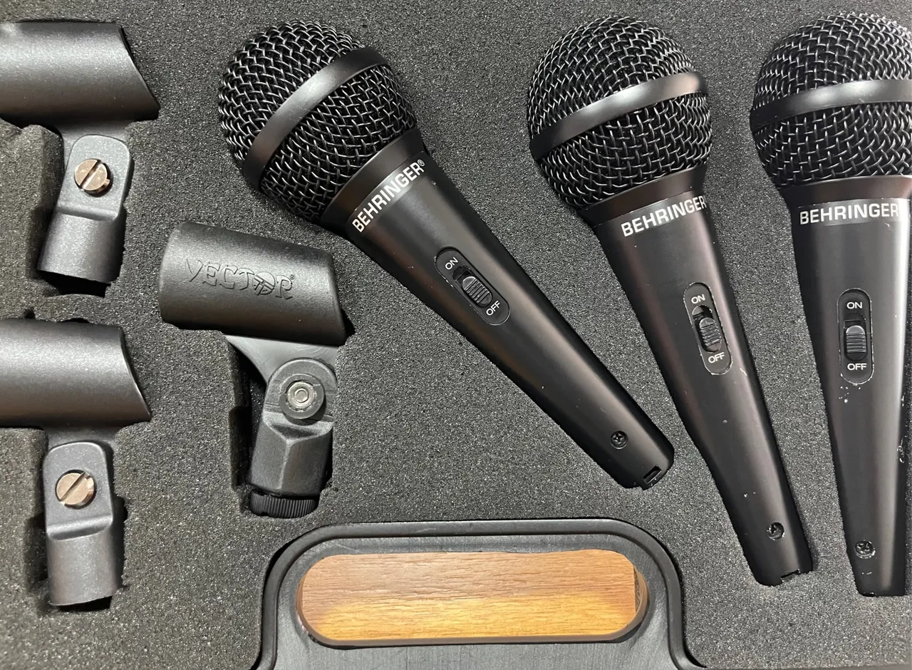 Kit Com 3 Microfones Behringer Xm1800s