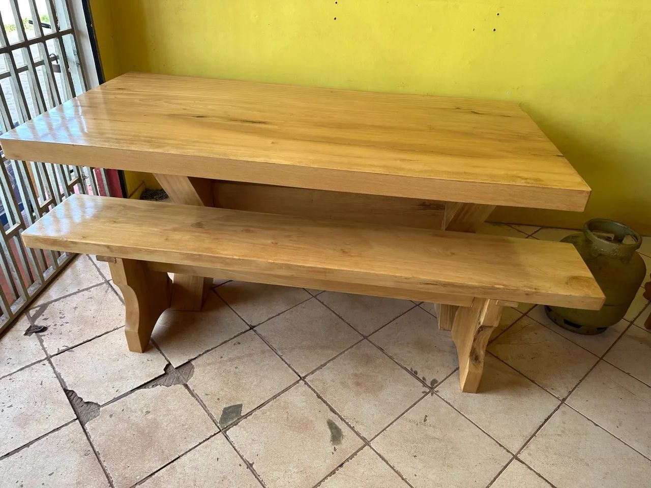 Mesa de Jantar de Madeira Maciça - Foto 4