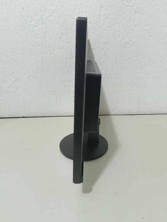 Monitor AOC 18.5" Com garantia e parcelado em 10 x sem juros no cartão!! - Foto 2