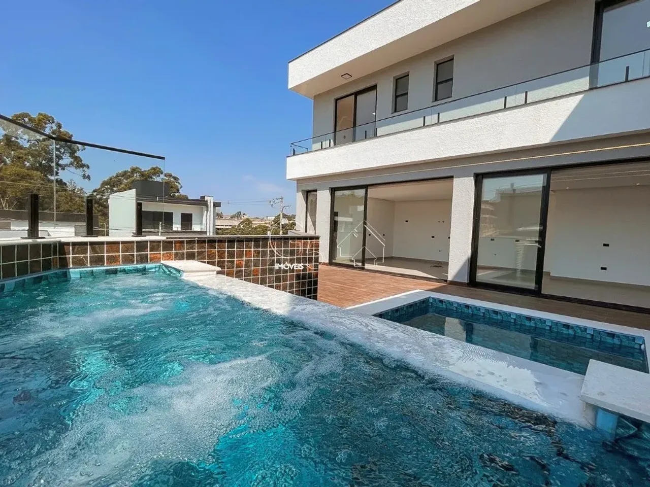 Casa em Condomínio de Luxo em Nova Caieiras-SP: 3 Quartos, 3 Suítes, 2 Salas, 6 Banheiros,