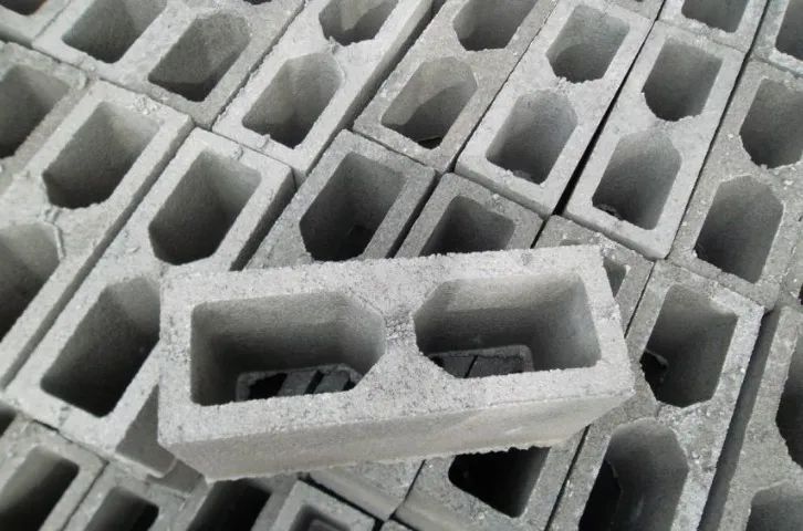 Blocos e canaletas de concreto