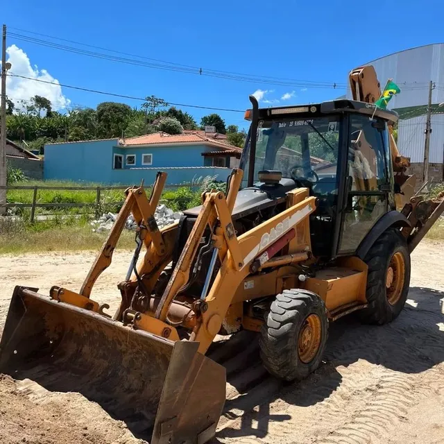 RETROESCAVADEIRA CASE 580 M