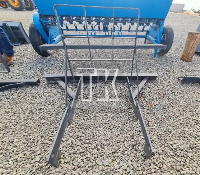 cod.826 Parachoque para Trator Valmet 60 id ao 88 - TK Tratores Nova Andradina - MS  - Foto 2