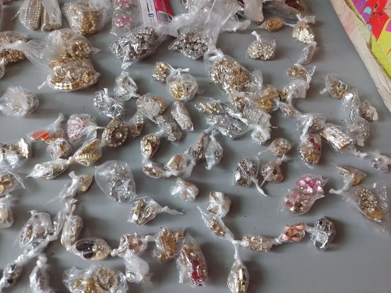 Piercings para decorar chinelo - Foto 2