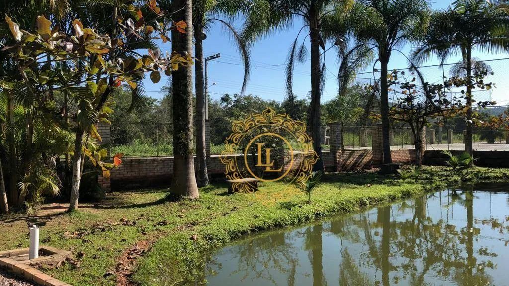 Belíssima Chácara com terreno de 3.000m² com casa construída de 400m² em Gaspar! - Foto 2