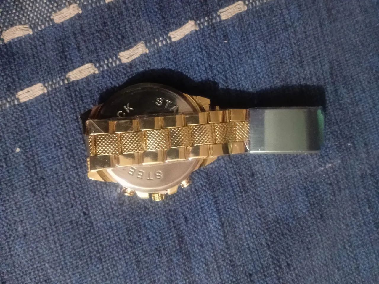 Relógio masculino dourado*novo*! - Foto 2