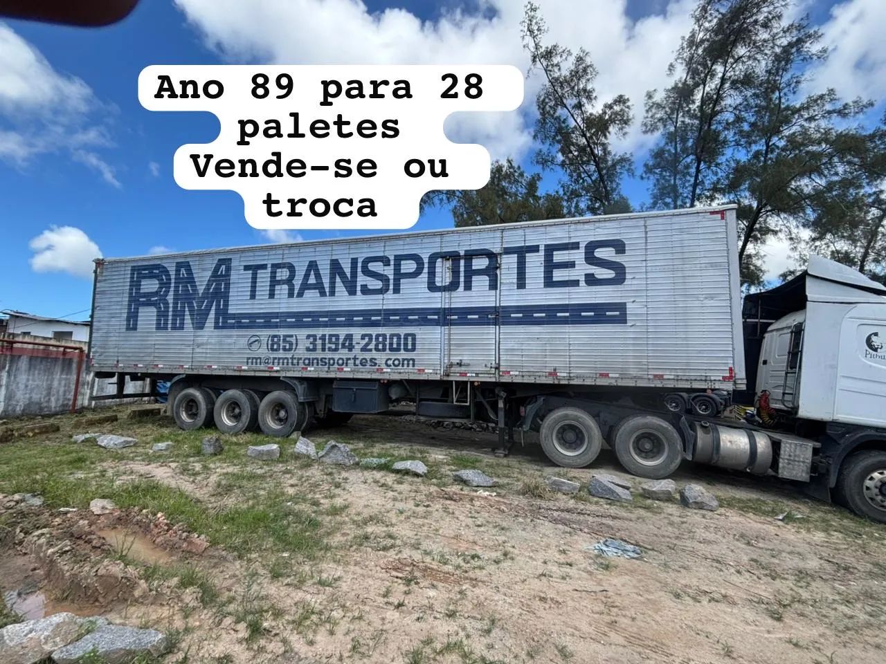 Carreta baú 28 paletes