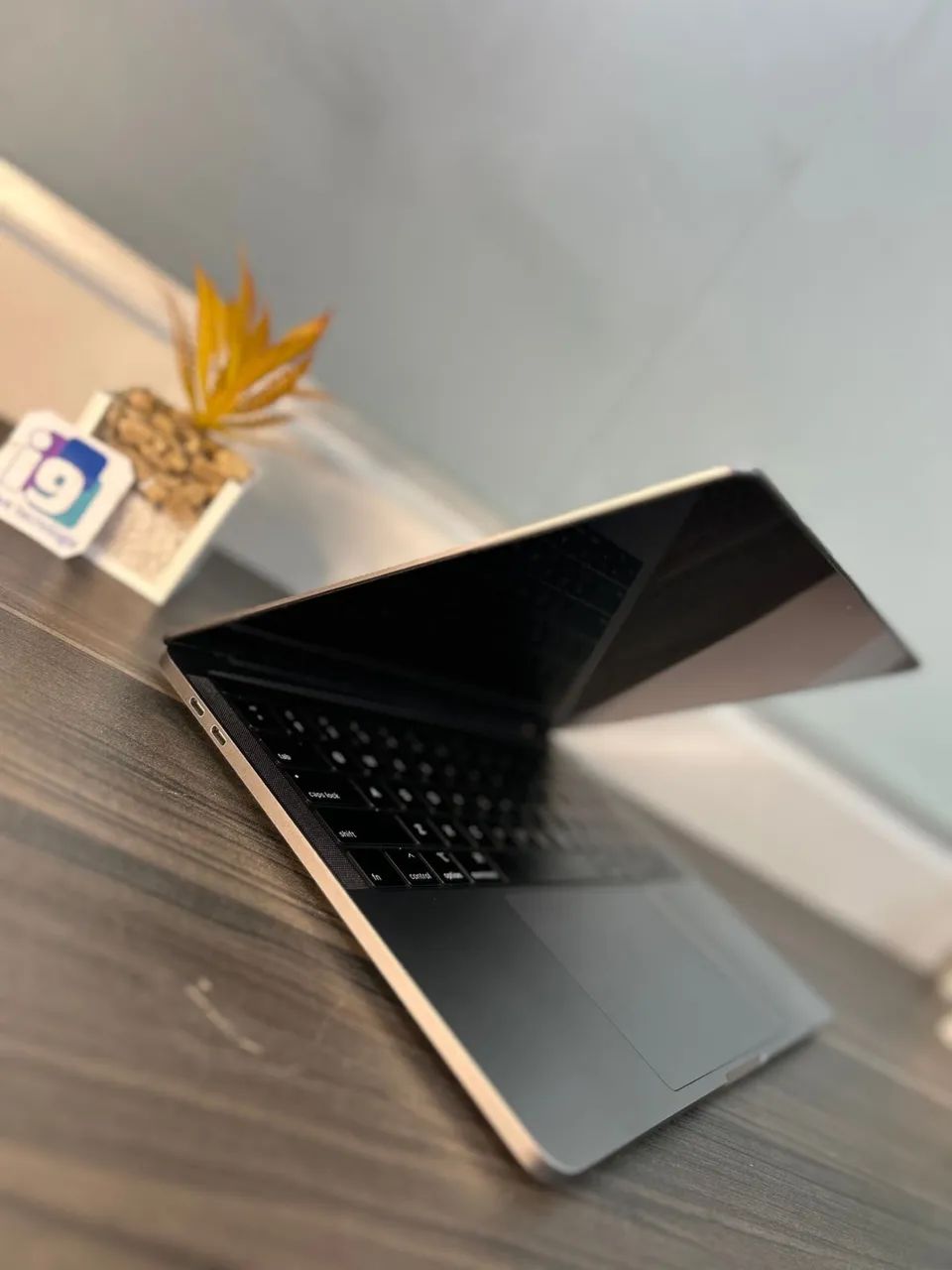 MacBook Pro 2019 Processador: Intel Core i5 8GB RAM 256GB SSD Space Gray  - Foto 4