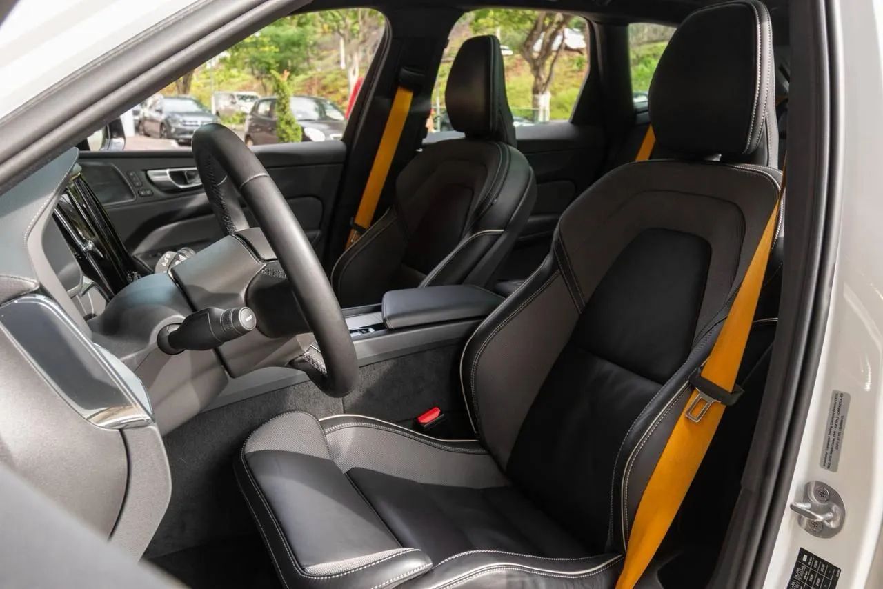 Volvo XC-60 T-8 Pol. Eng. 2.0 AWD (híbrido) 2024 - Foto 11