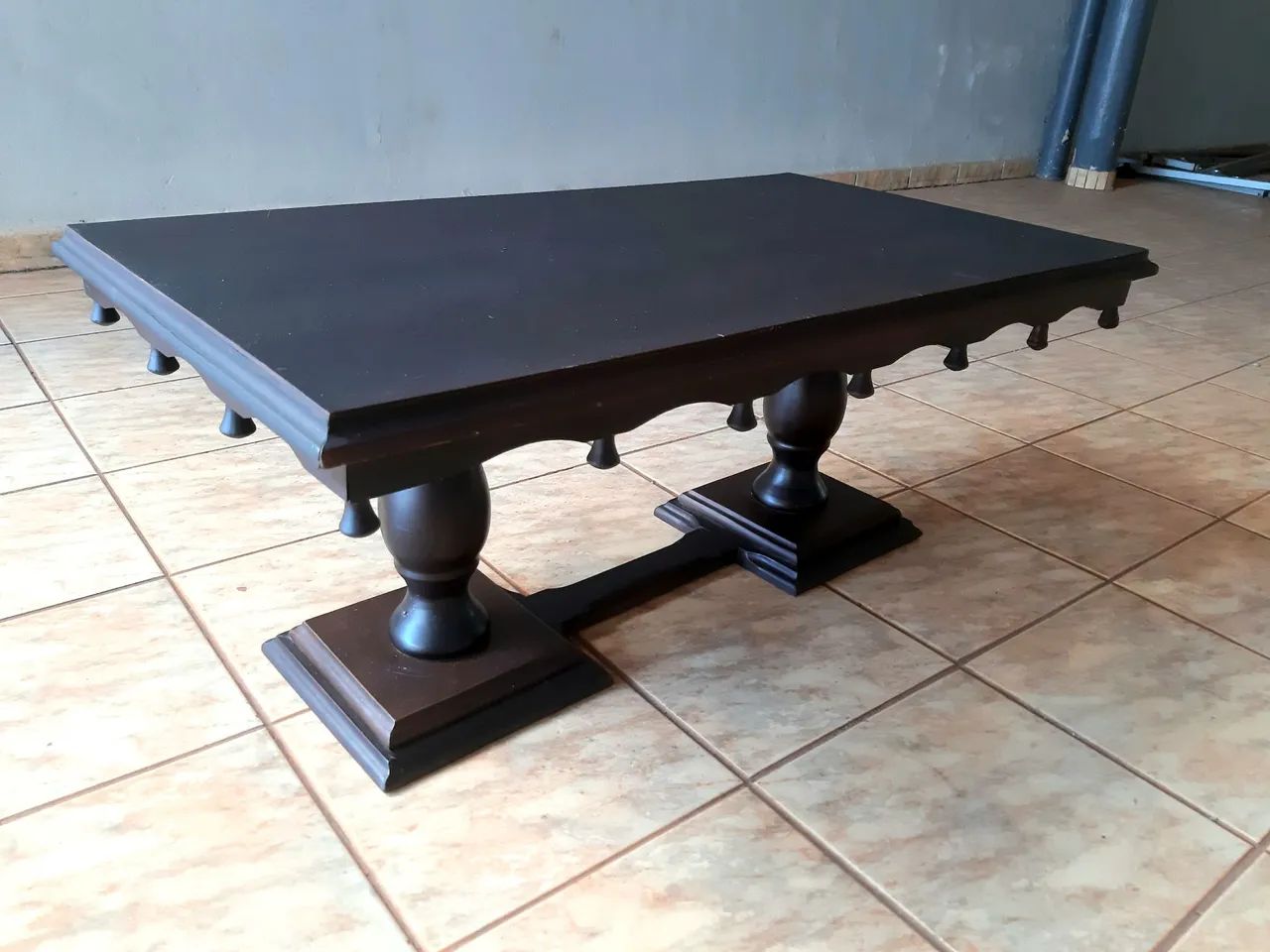 Mesa de Centro Clássica em Madeira Maciça - Foto 2
