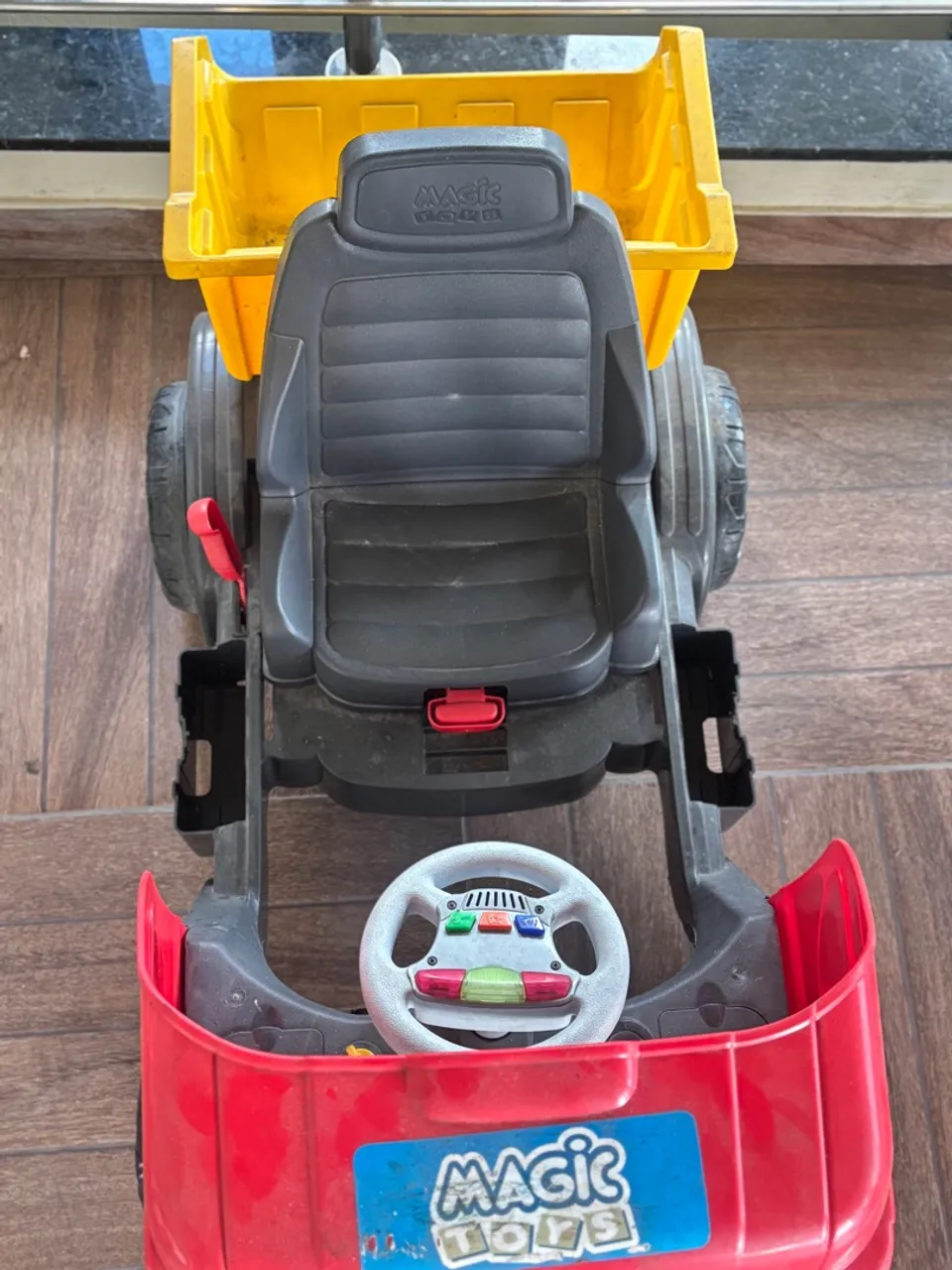 Caminhão com pedal