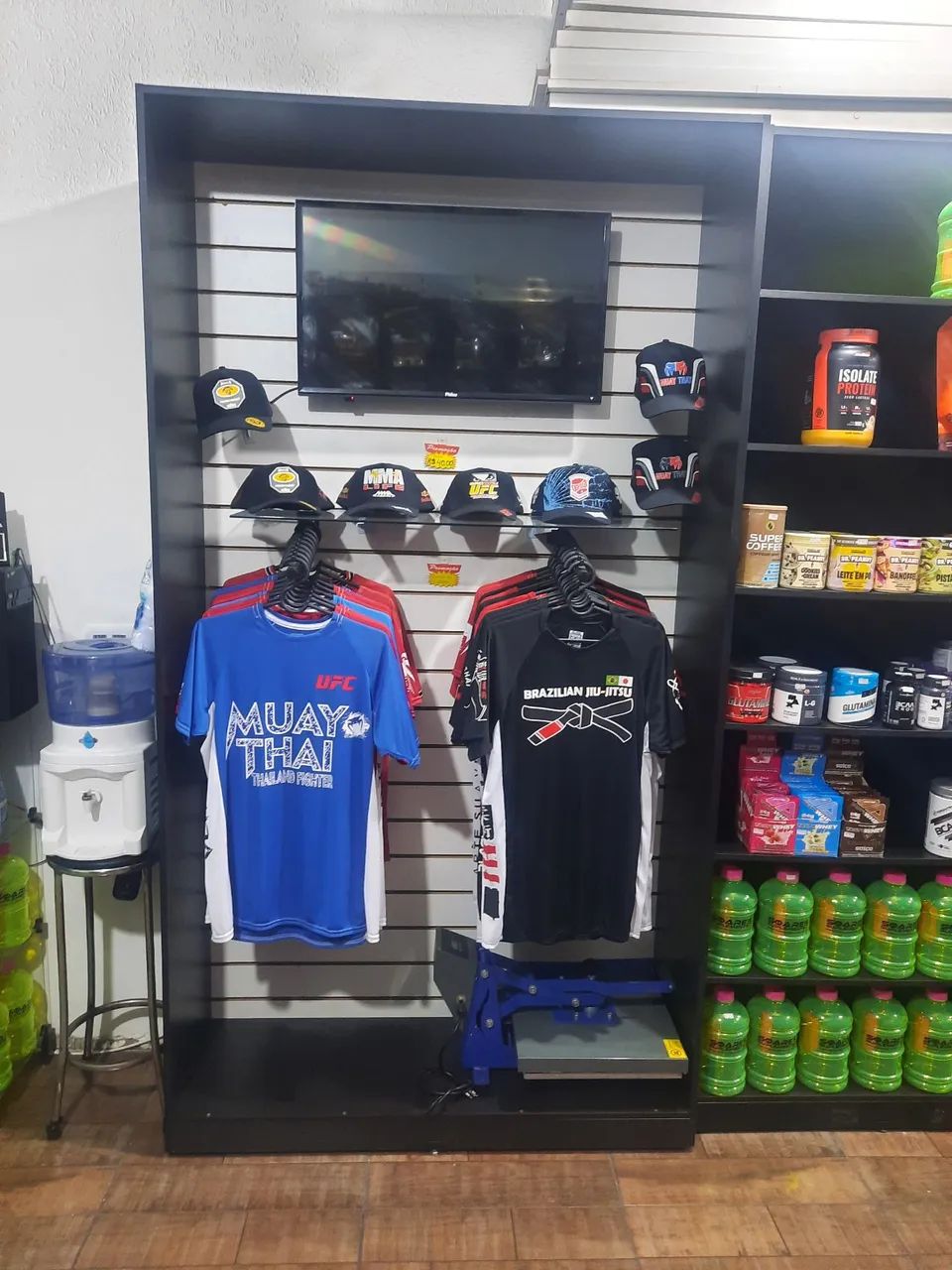 Prateleira expositores em Madeira MDF 