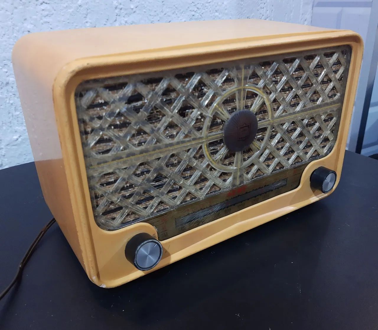 Rádio antigo a válvula TODO ORIGINAL DECORAÇÃO  - Foto 3