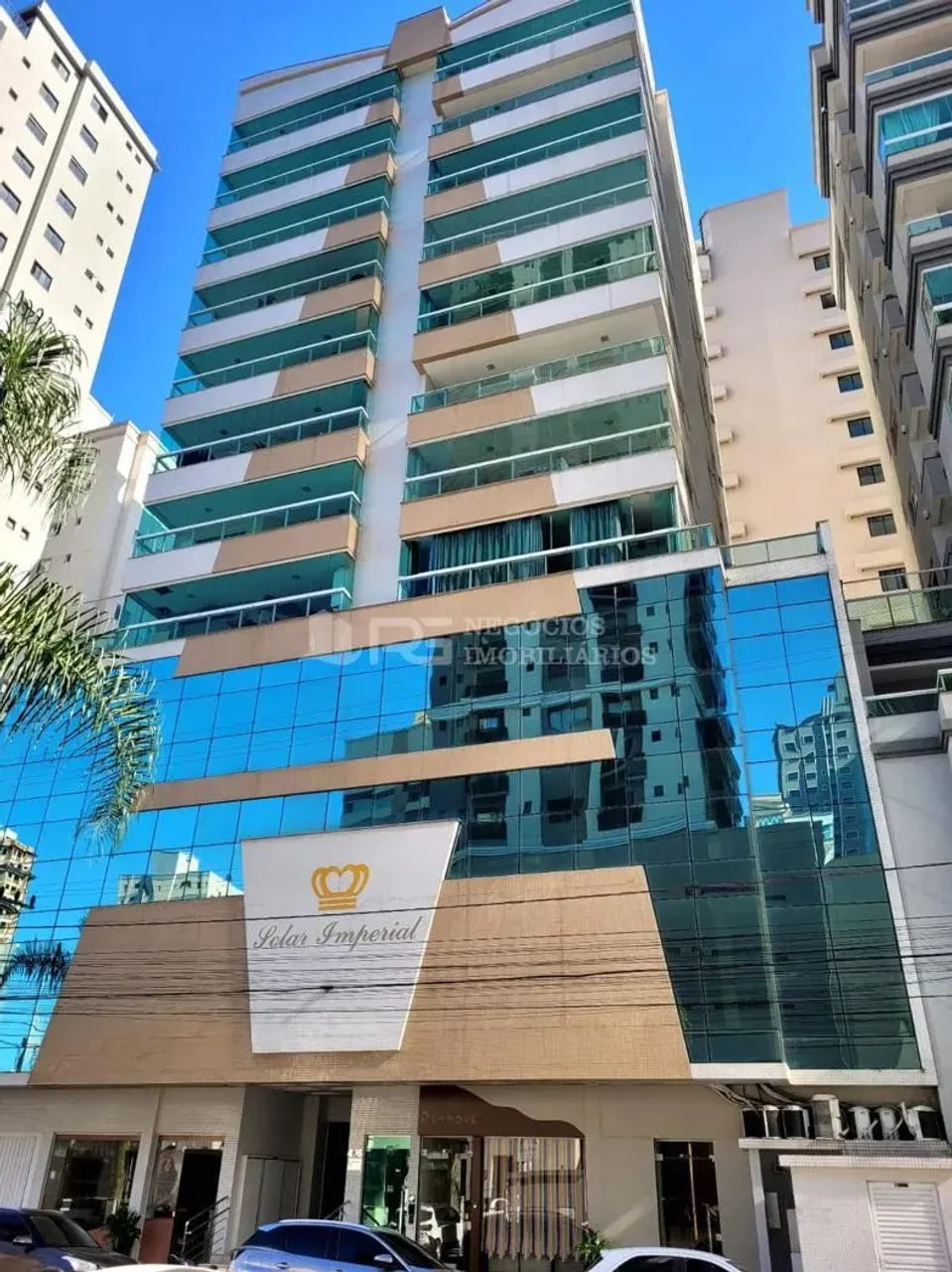 EXCELENTE OPORTUNIDADE NA MEIA PRAIA
