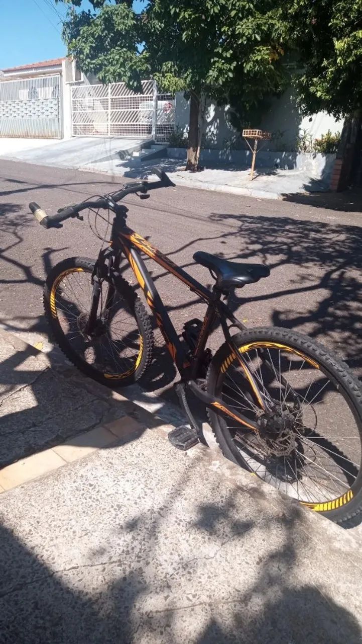 Bicicleta Mountain Bike Aro 26 - Preta e laranja 