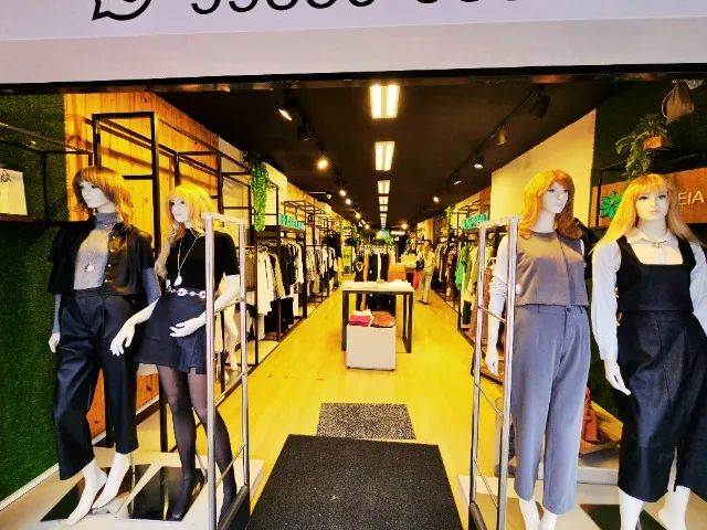 Loja de moda feminina com 160m2 pronta no melhor do Bacacheri 