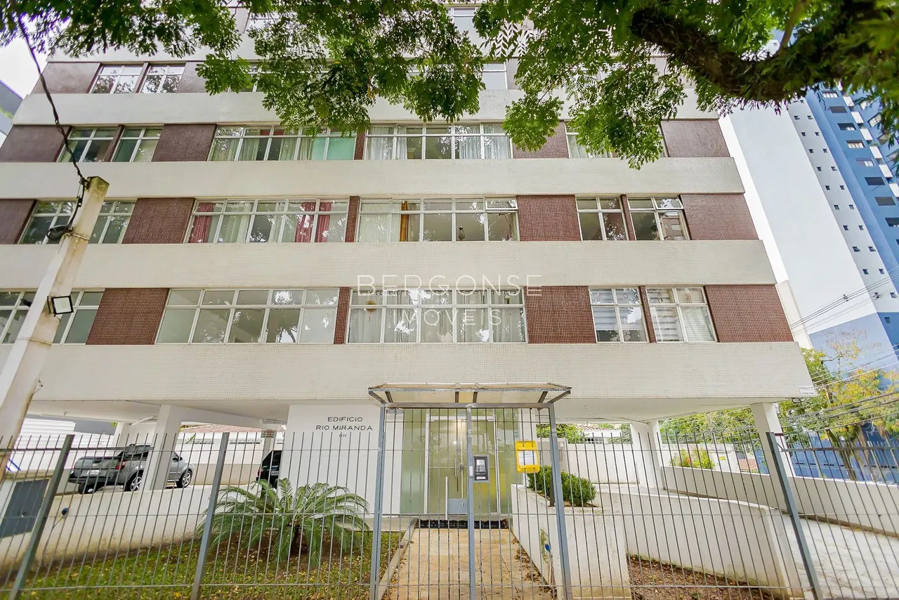 Apartamento localizado no Bigorrilho, em Curitiba, com 78 m² privativos, 3 dormitórios, 1