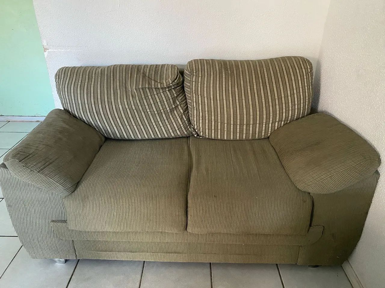 2 sofás 2 e 3 Lugares em ótimo estado - Foto 2