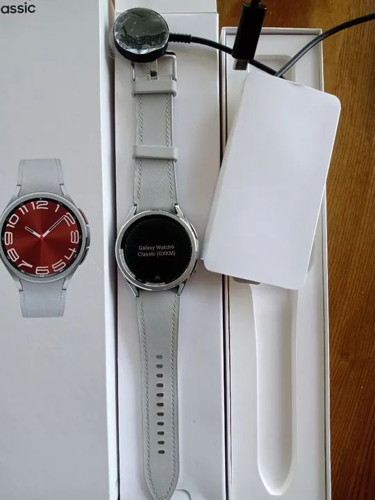 Samsung Smartwatch Galaxy Watch6 Classic LTE 43mm Tela Super AMOLED de 1.31" Prata<br>